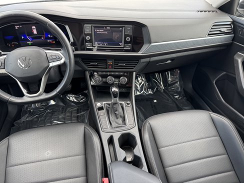 Used 2022 Volkswagen Jetta SE w/ Panoramic Sunroof Package image 16