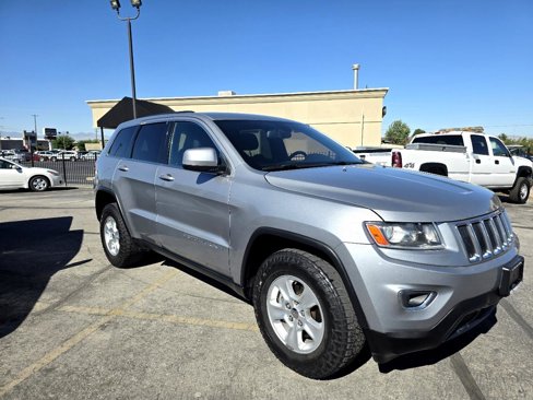Used 2014 Jeep Grand Cherokee Laredo image 3