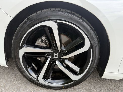 Used 2021 Honda Accord Sport image 9