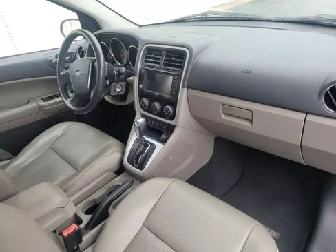 Used 2011 Dodge Caliber Uptown image 16
