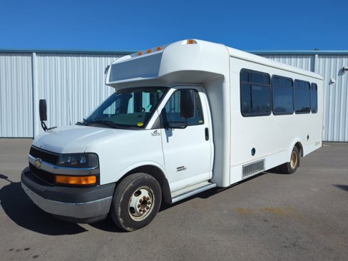 Used 2014 Chevrolet Express 4500 w/ Shuttle Bus Package image 7