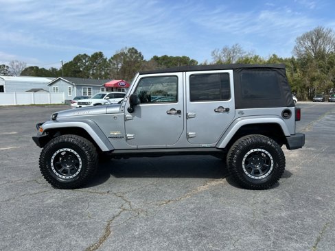 Used 2015 Jeep Wrangler Unlimited Sahara w/ Connectivity Group image 16