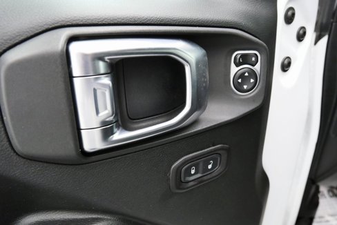 Used 2018 Jeep Wrangler Unlimited Sport S image 14