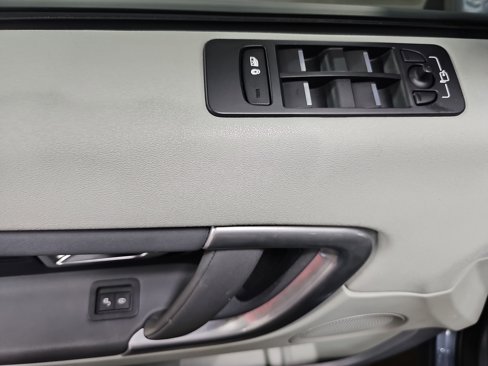 Used 2019 Land Rover Discovery Sport SE image 29