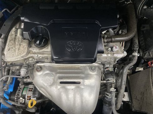 Used 2018 Toyota RAV4 LE image 32