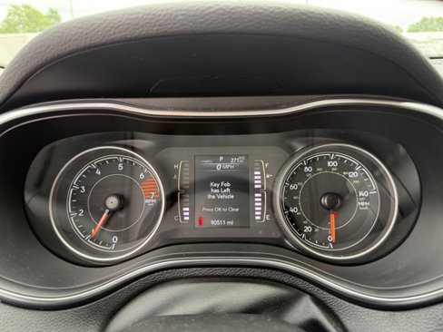 Used 2019 Jeep Cherokee Latitude Plus image 24
