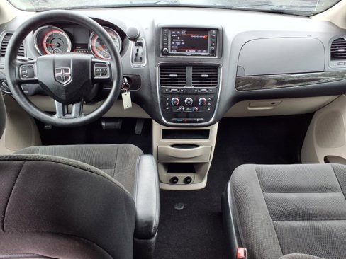 Used 2018 Dodge Grand Caravan SE w/ UConnect Hands-Free Group image 8