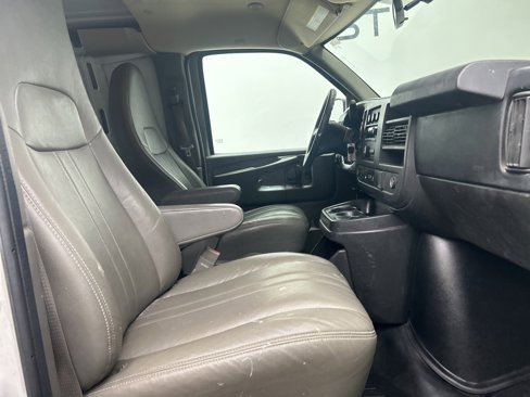 Used 2015 Chevrolet Express 2500 image 13