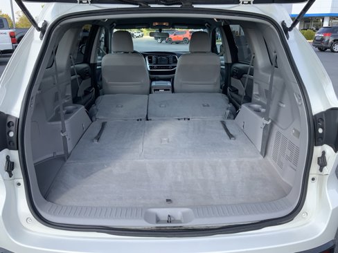 Used 2014 Toyota Highlander LE image 11