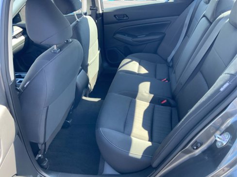 Used 2024 Nissan Altima 2.5 SV image 11