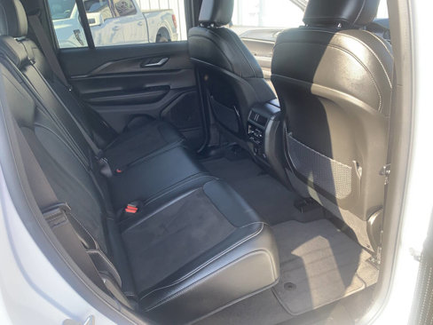 Used 2024 Jeep Grand Cherokee Altitude image 26