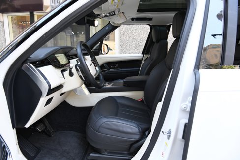 Used 2022 Land Rover Range Rover Long Wheelbase SE image 8
