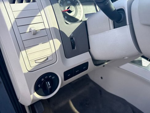 Used 2011 Ford Escape XLT w/ 201A Rapid Spec Order Code image 26