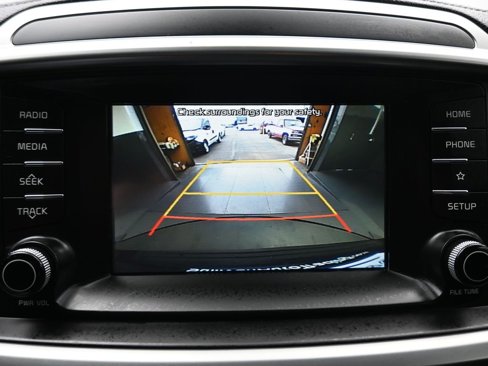 Used 2020 Kia Sorento LX image 18
