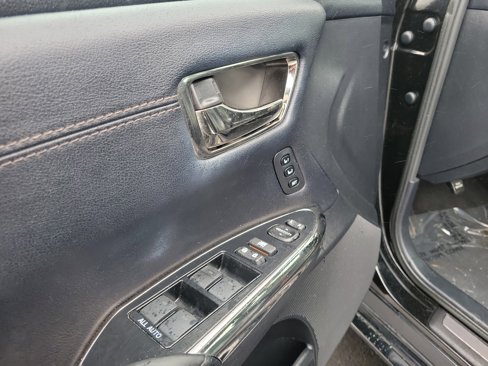 Used 2014 Toyota Avalon XLE image 18