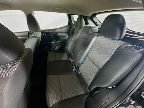 Used 2018 Nissan Rogue Sport SV image 25