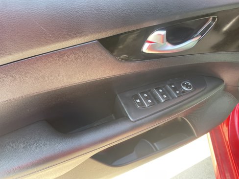 Used 2019 Kia Forte S image 4