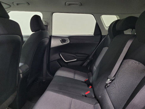 Used 2023 Kia Soul LX w/ LX Technology Package image 18