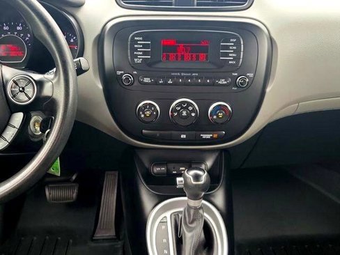 Used 2016 Kia Soul image 11