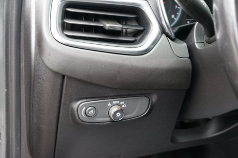 Used 2018 Chevrolet Equinox LT image 17