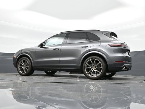 Certified 2020 Porsche Cayenne E-Hybrid w/ Premium Plus Package image 35
