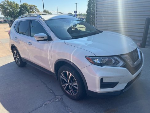 Used 2019 Nissan Rogue SV w/ Premium Package image 1