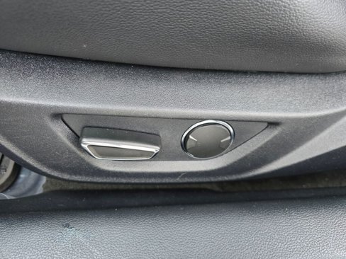 Used 2016 Ford Mustang Premium image 18