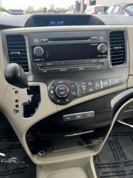 Used 2014 Toyota Sienna LE image 7