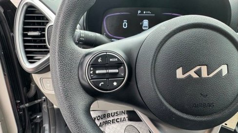 Used 2023 Kia Soul LX image 12