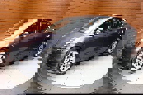 Used 2022 Tesla Model 3 Standard Range image 9