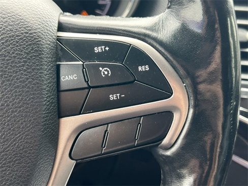 Used 2019 Jeep Grand Cherokee Limited image 21