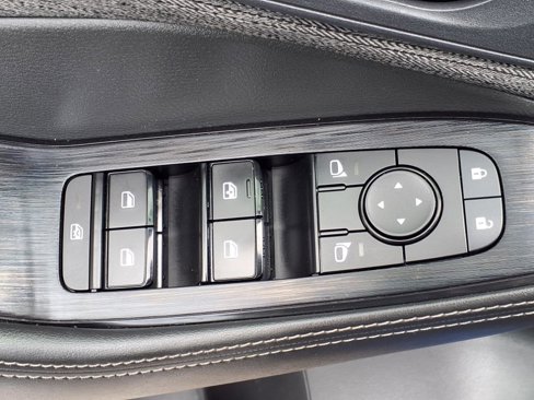 Used 2022 Nissan Rogue SV image 18
