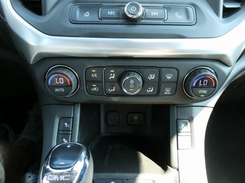Used 2017 GMC Acadia SLE image 28