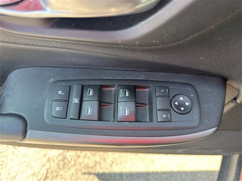 Used 2019 Jeep Cherokee Latitude Plus w/ Comfort/Convenience Group image 36