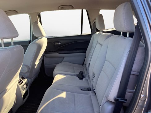 Used 2017 Honda Pilot EX image 10