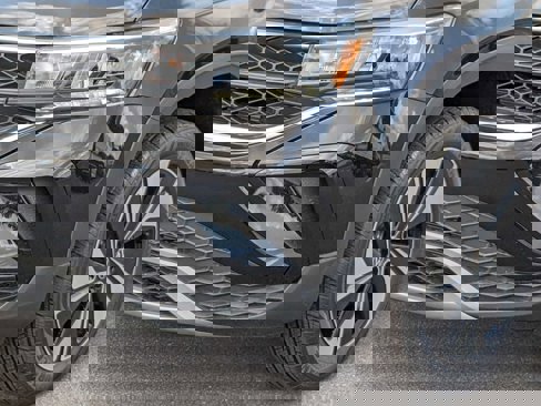 New 2024 Volkswagen Taos SE image 9