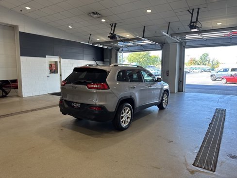 Used 2015 Jeep Cherokee Latitude image 6