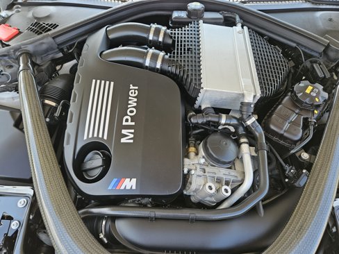Used 2020 BMW M4 Convertible image 30