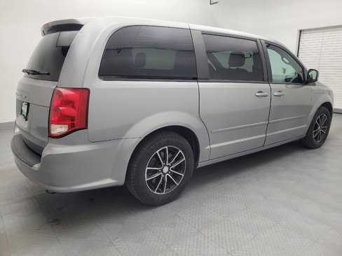 Used 2016 Dodge Grand Caravan SXT image 10