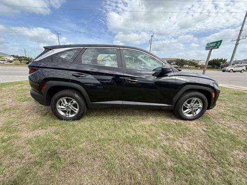 Used 2025 Hyundai Tucson SE image 7