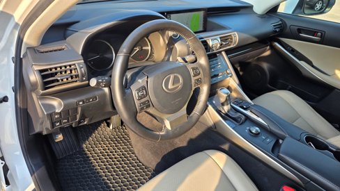 Used 2018 Lexus IS 300 F Sport image 9