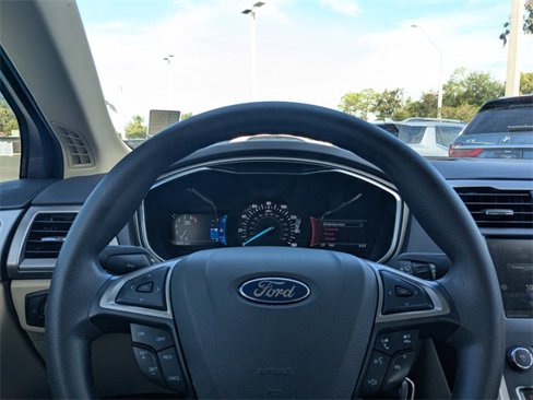 Used 2016 Ford Fusion SE image 22