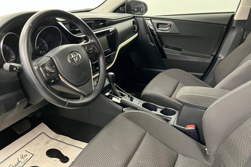 Used 2018 Toyota Corolla iM image 16