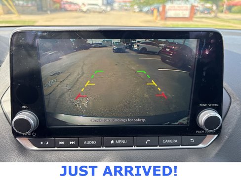 Used 2022 Nissan Sentra SV image 16