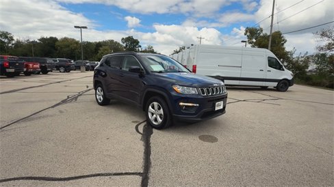 Used 2019 Jeep Compass Latitude image 2