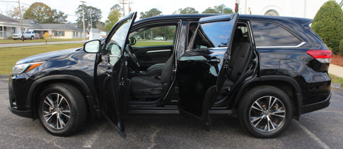 Used 2019 Toyota Highlander LE image 3