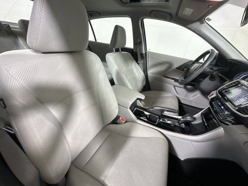 Used 2016 Honda Accord EX image 22