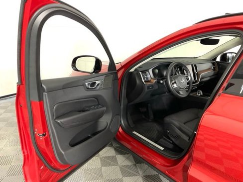Certified 2024 Volvo XC60 B5 Plus w/ Protection Package Premier image 26