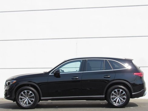 Certified 2025 Mercedes-Benz GLC 300 4MATIC image 4