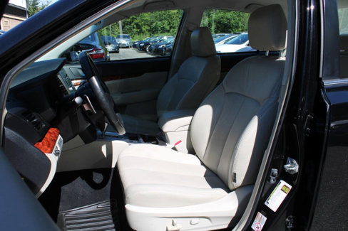 Used 2011 Subaru Legacy 3.6R Limited image 23